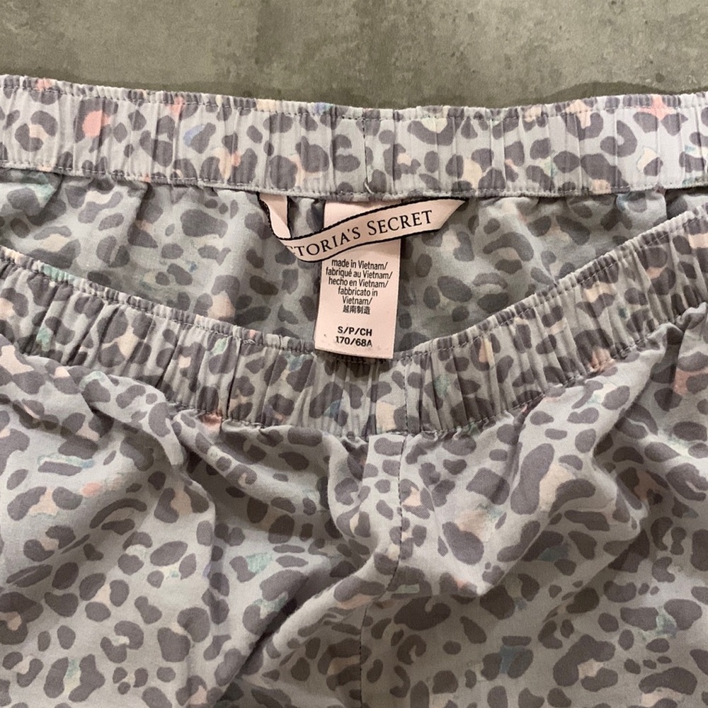 Used Victoria's Secret pajama bottoms, animal print design S/Size